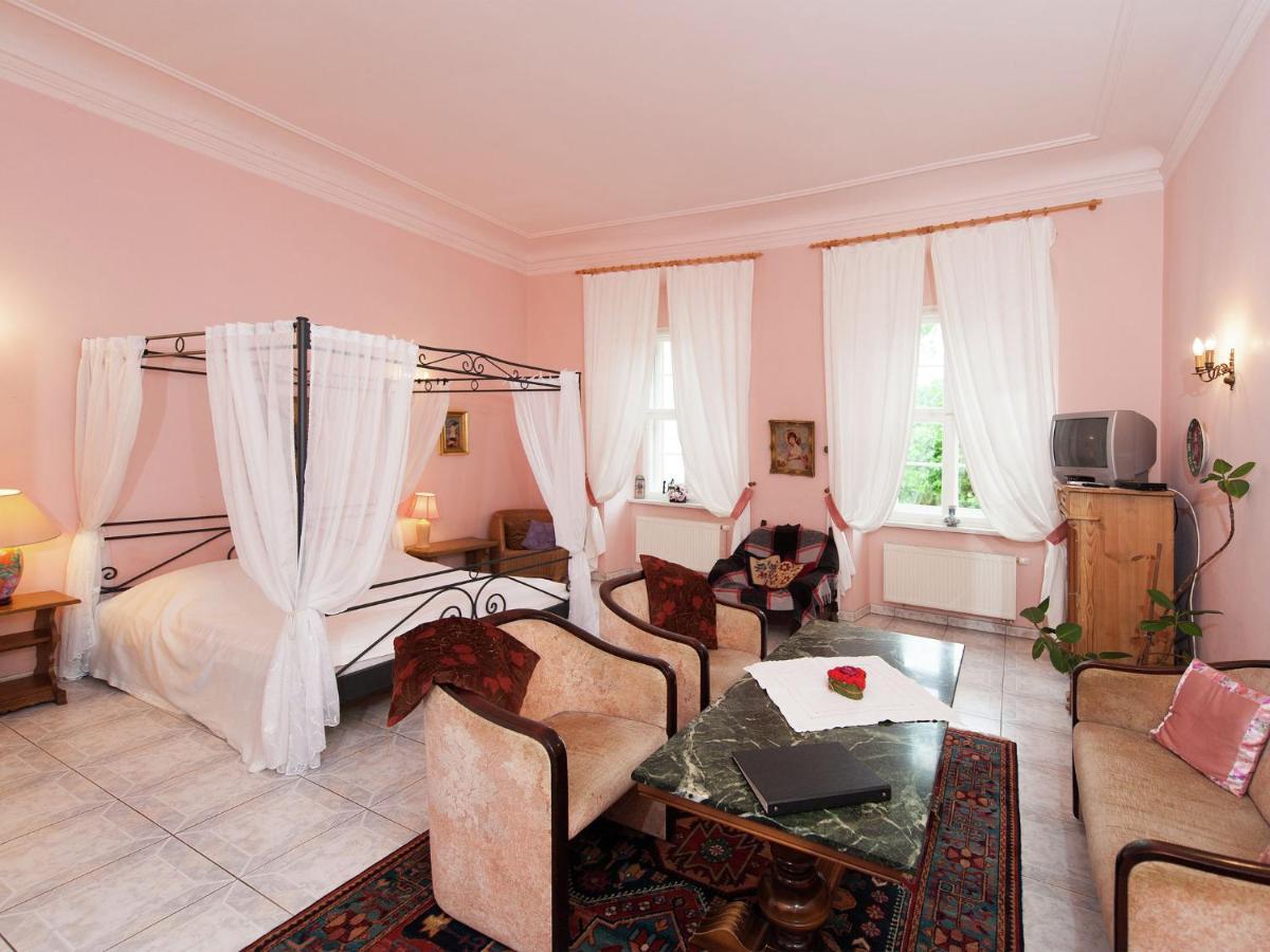 Vintage Apartment In Arzberg Triestewitz Eksteriør billede